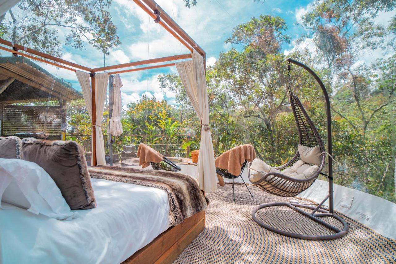 Отель Bubblesky Glamping Гуатапе Экстерьер фото