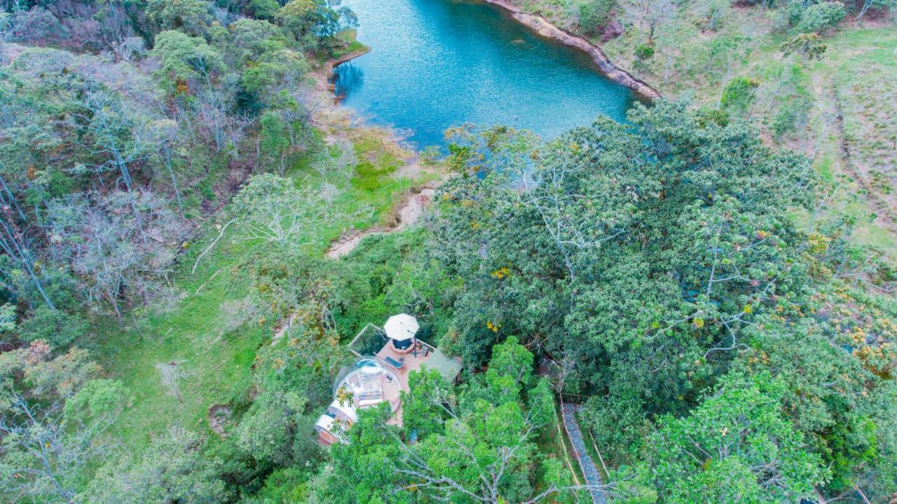 Отель Bubblesky Glamping Гуатапе Экстерьер фото