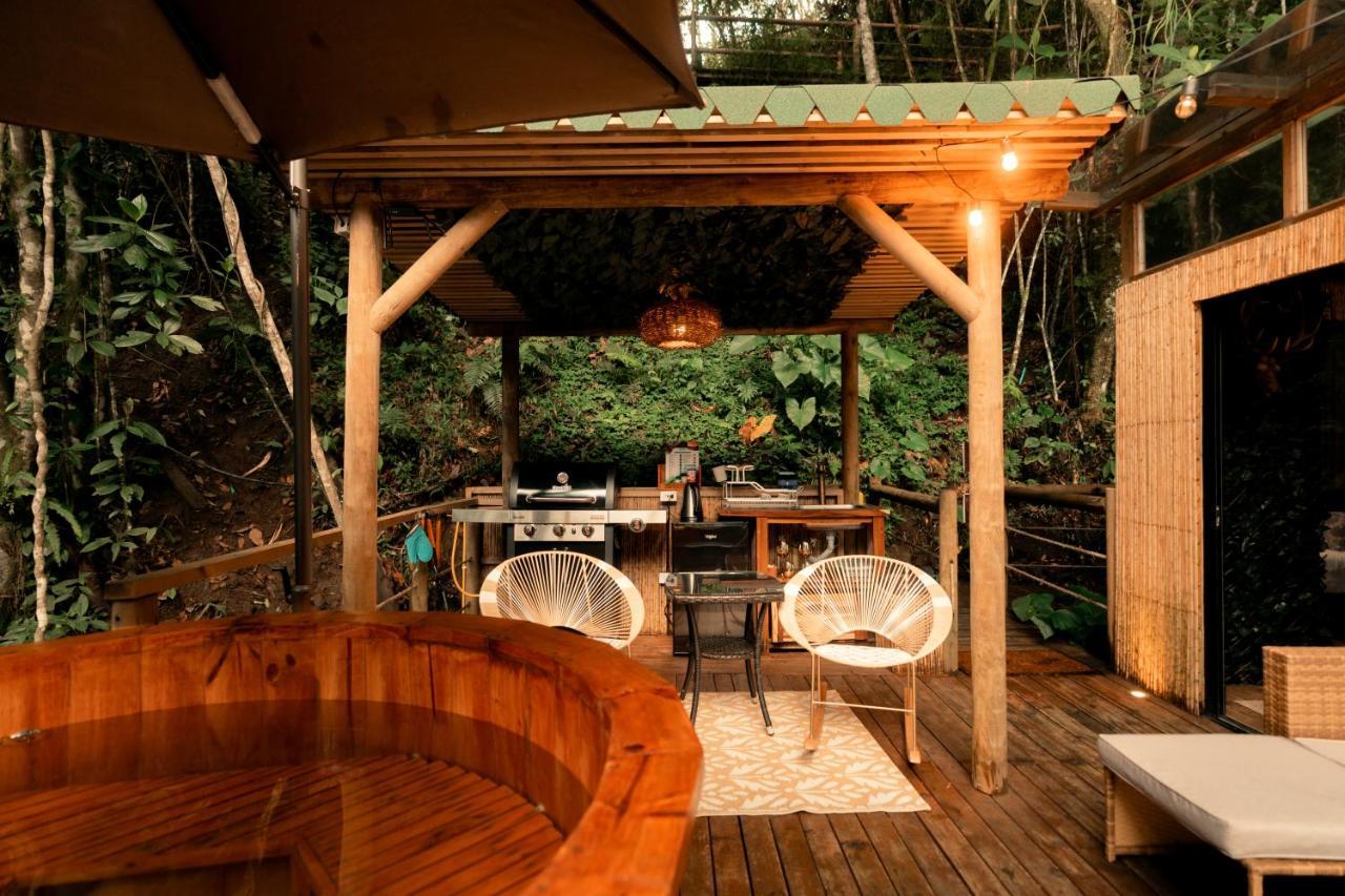 Отель Bubblesky Glamping Гуатапе Экстерьер фото