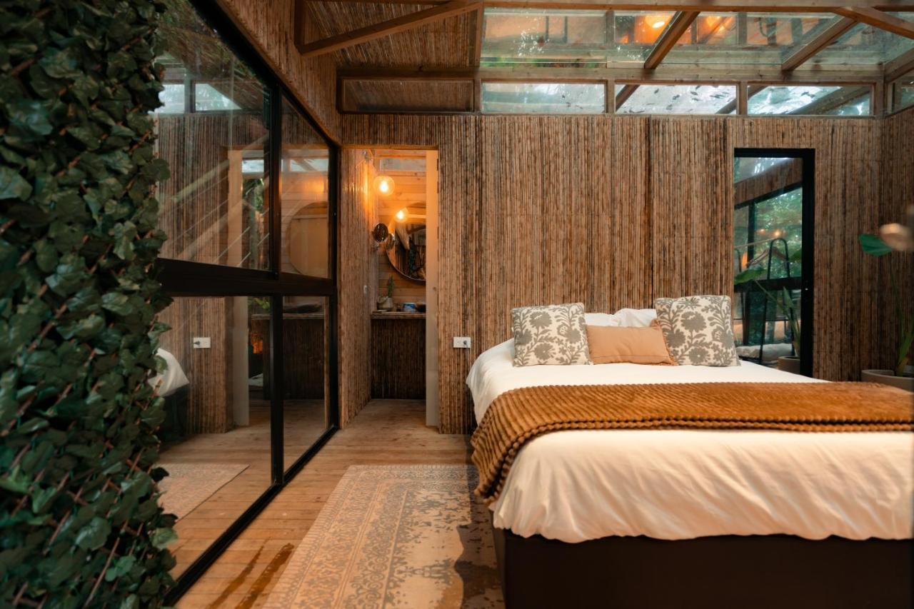 Отель Bubblesky Glamping Гуатапе Экстерьер фото