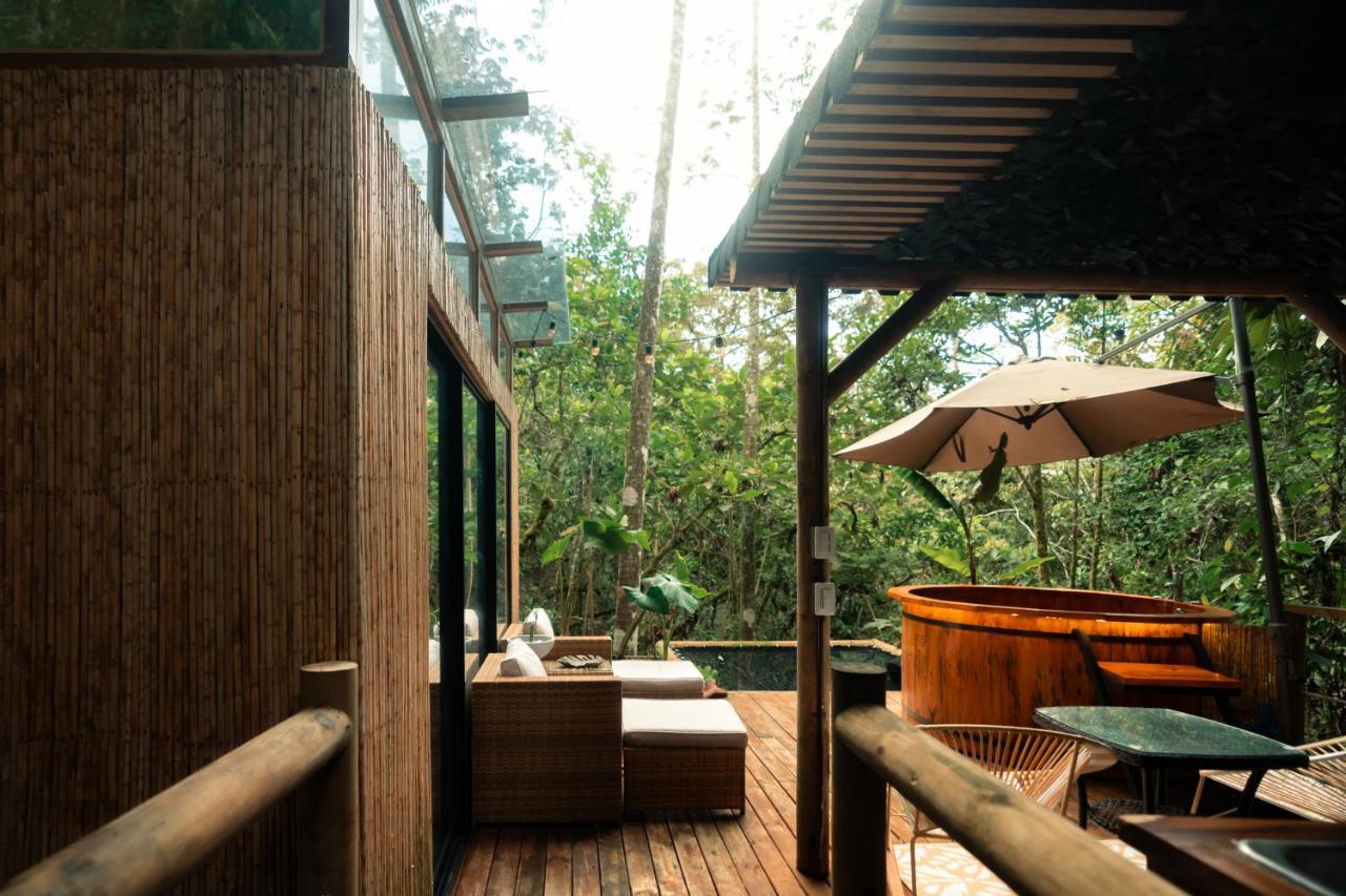 Отель Bubblesky Glamping Гуатапе Экстерьер фото