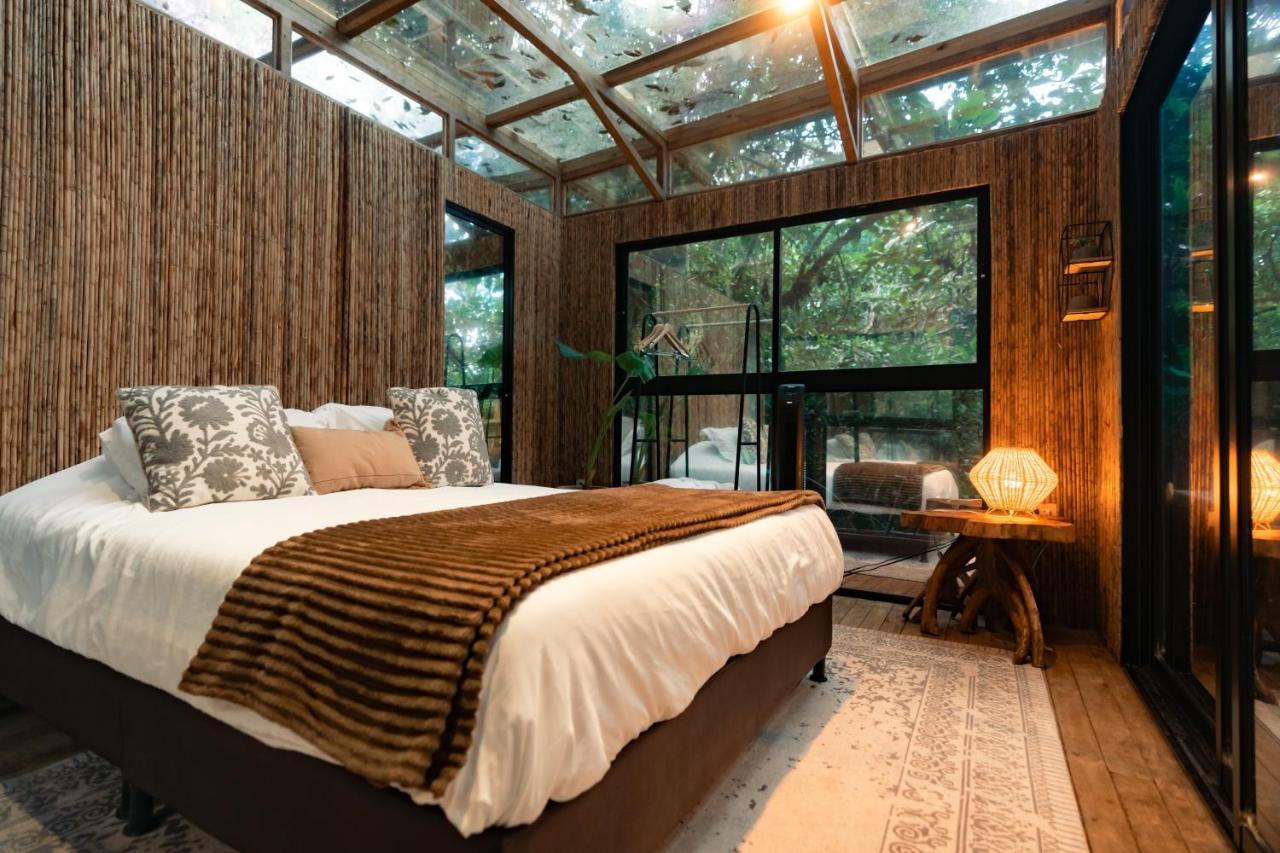 Отель Bubblesky Glamping Гуатапе Экстерьер фото